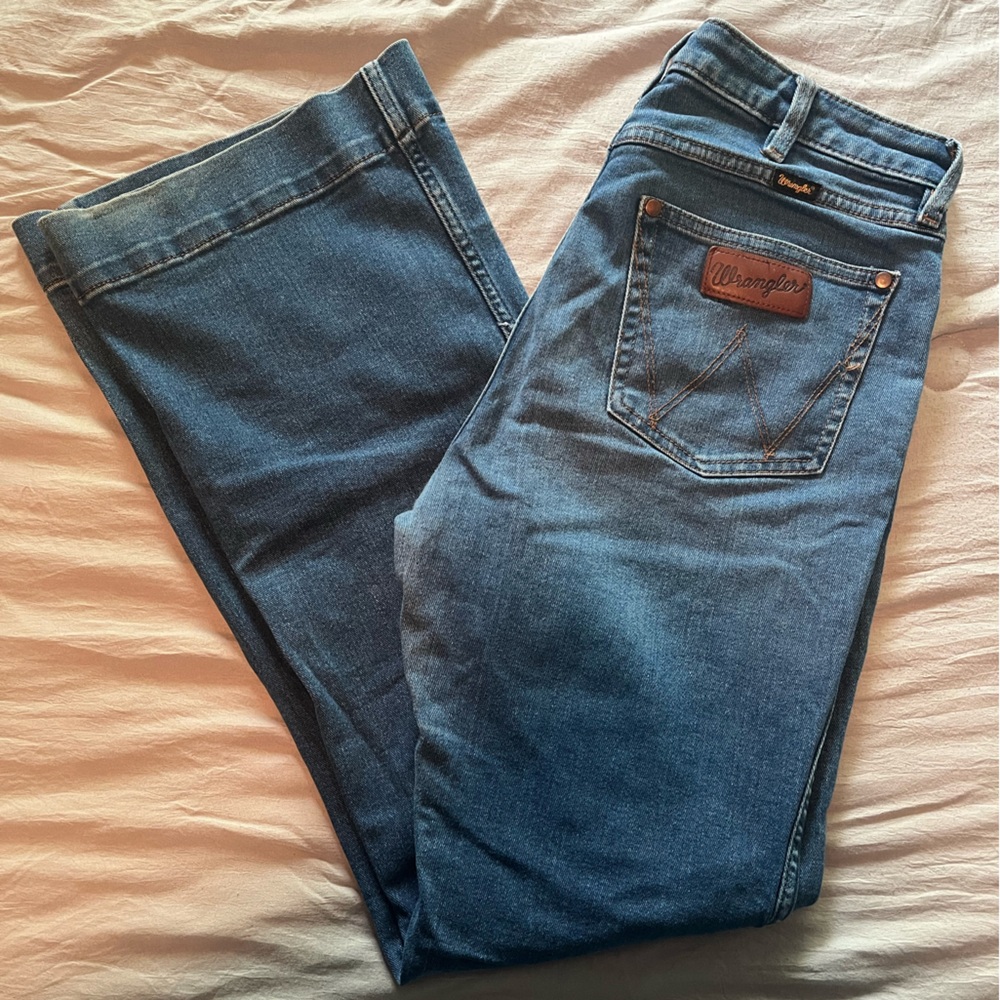 WRANGLER RETRO FLARES